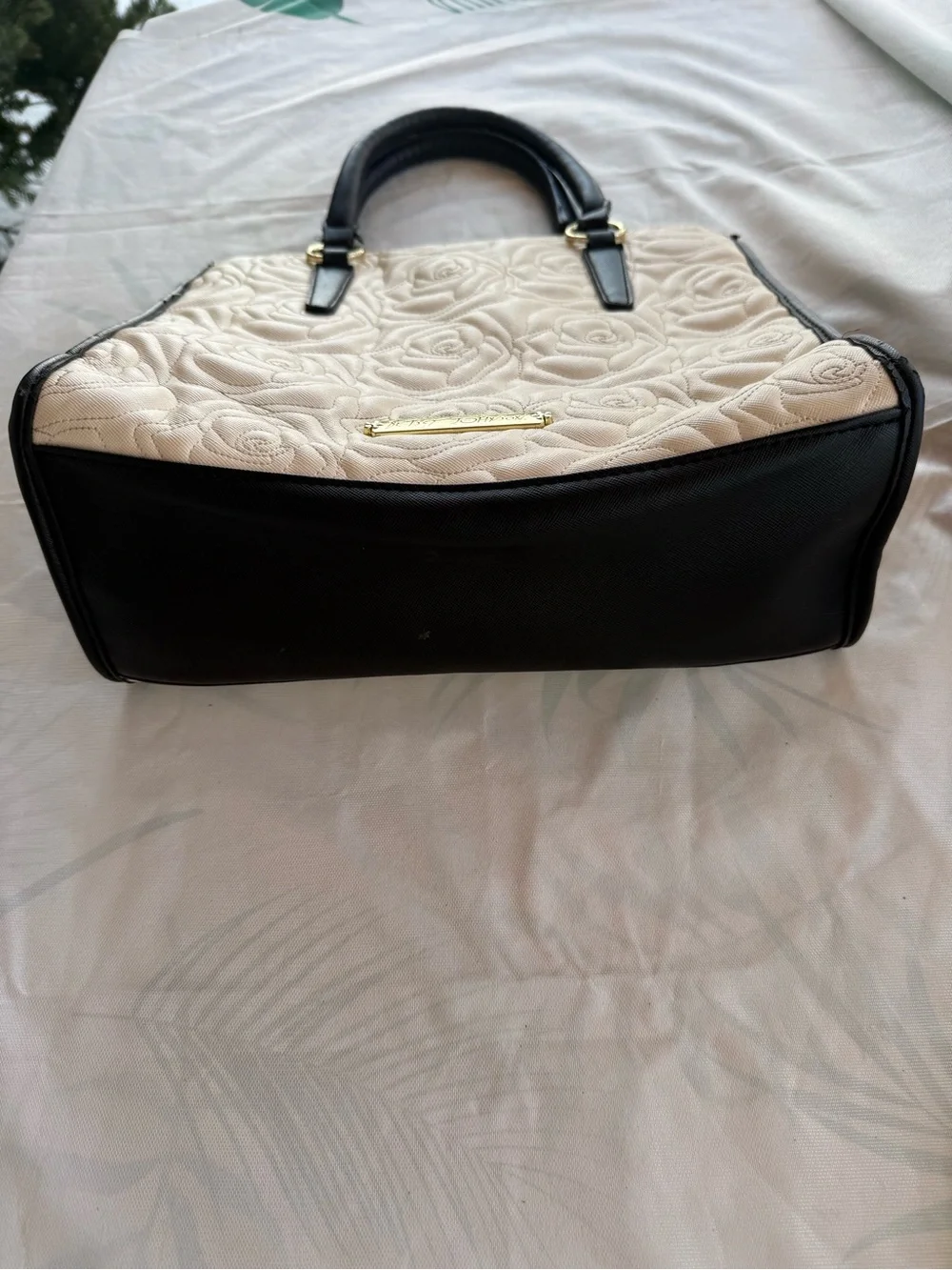 Betsey Johnson Rose Jacquard Tote Bag Black Cream Floral Purse Gold Hardware